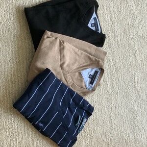 Bundle of 3 men’s sweaters